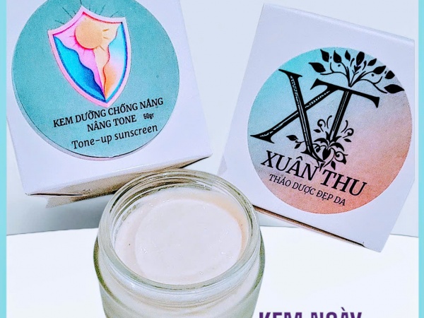 KEM DƯỠNG CHỐNG NẮNG VÀ NÂNG TONE